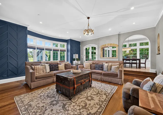 Photo 3 of Single family home for sale at 928 Hastings St, Park Ridge, IL 60068 | MLS# 12757644 | Listing updated on 2026-10-09