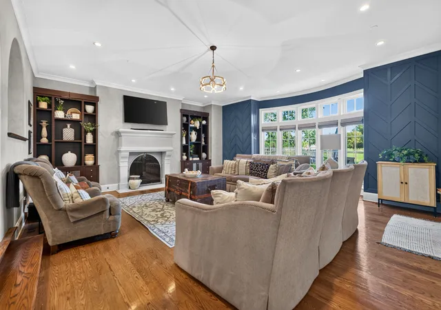 Photo 4 of Single family home for sale at 928 Hastings St, Park Ridge, IL 60068 | MLS# 12757644 | Listing updated on 2026-10-09