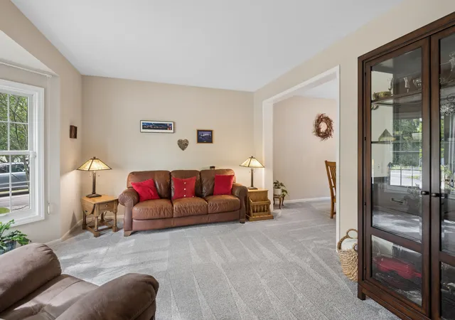 Photo 2 of Single family home for sale at 798 Wexford Ct, Grayslake, IL 60030 | MLS# 12757658 | Listing updated on 2026-10-03
