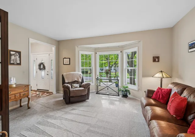 Photo 3 of Single family home for sale at 798 Wexford Ct, Grayslake, IL 60030 | MLS# 12757658 | Listing updated on 2026-10-03