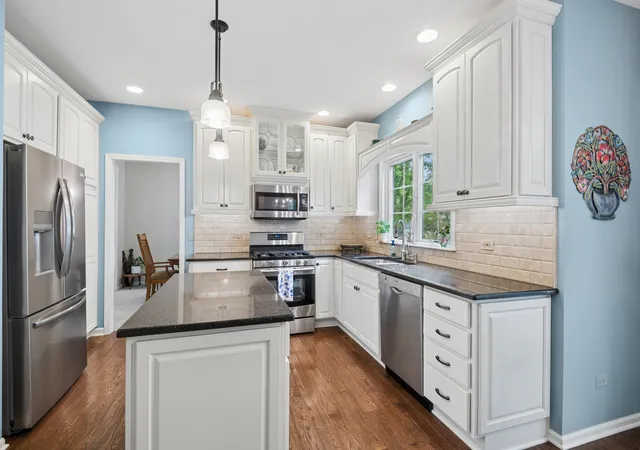 Photo 4 of Single family home for sale at 798 Wexford Ct, Grayslake, IL 60030 | MLS# 12757658 | Listing updated on 2026-10-03