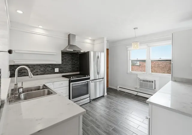 Listing Photo 5 - Condo for sale in building located at 5547 W Higgins Ave, Chicago, IL 60630 - Unit #2A