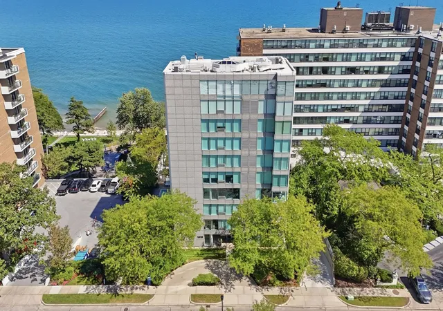 Photo 2 of Condo for sale at 1618 Sheridan Rd #4, Wilmette, IL 60091 | MLS# 12757663 | Listing updated on 2026-10-05