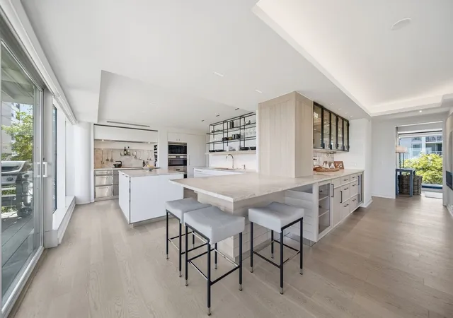Photo 3 of Condo for sale at 1618 Sheridan Rd #4, Wilmette, IL 60091 | MLS# 12757663 | Listing updated on 2026-10-05