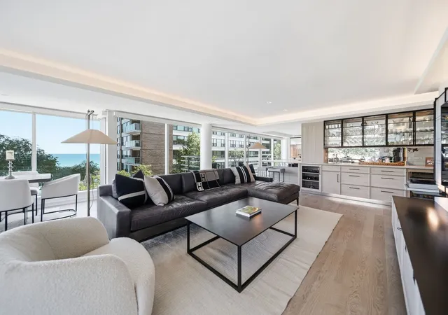 Photo 4 of Condo for sale at 1618 Sheridan Rd #4, Wilmette, IL 60091 | MLS# 12757663 | Listing updated on 2026-10-05