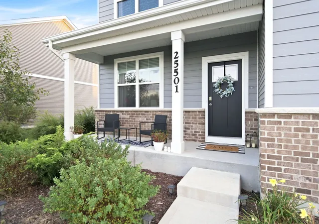 Photo 3 of Single family home for sale at 25501 W Cerena Cir, Plainfield, IL 60586 | MLS# 12757665 | Listing updated on 2026-09-19