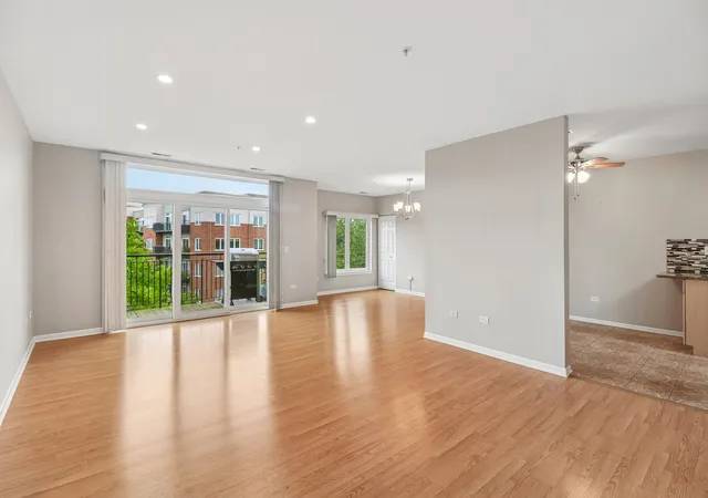 Listing Photo 4 - Condo for sale in building located at 860 Weidner Rd, Buffalo Grove, IL 60089 - Unit #404