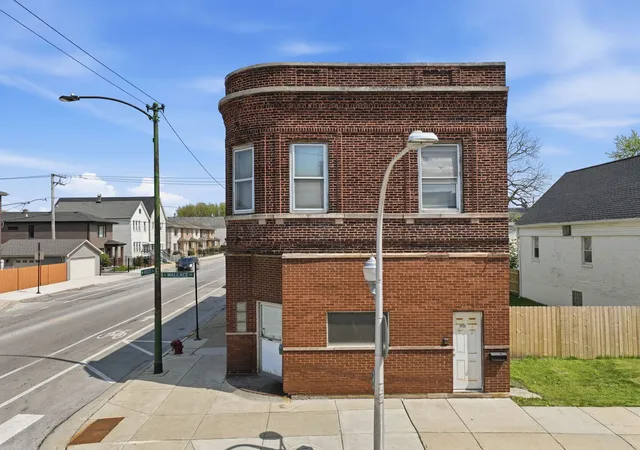 Photo 2 of Multi family home for sale at 4135 S Wallace St, Chicago, IL 60609 | MLS# 12757669 | Listing updated on 2026-10-20