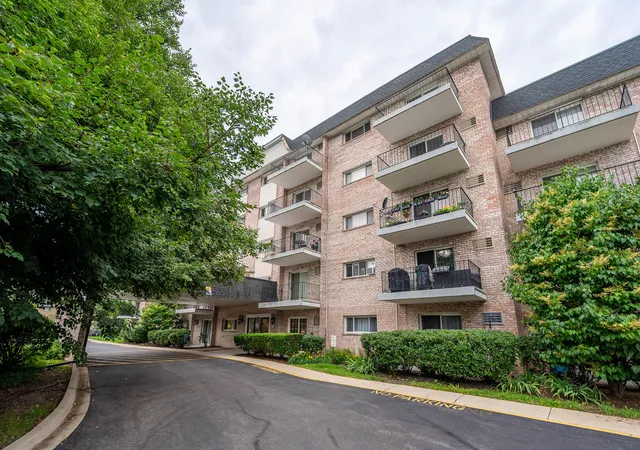 Condo for sale at 1000 S Lorraine Rd #411, Wheaton, IL 60189 | MLS# 12757670
