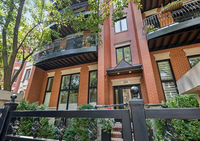 Photo 1 of Condo for sale at 5218 N Winthrop Ave #4S, Chicago, IL 60640 | MLS# 12757675 | Listing updated on 2026-09-24
