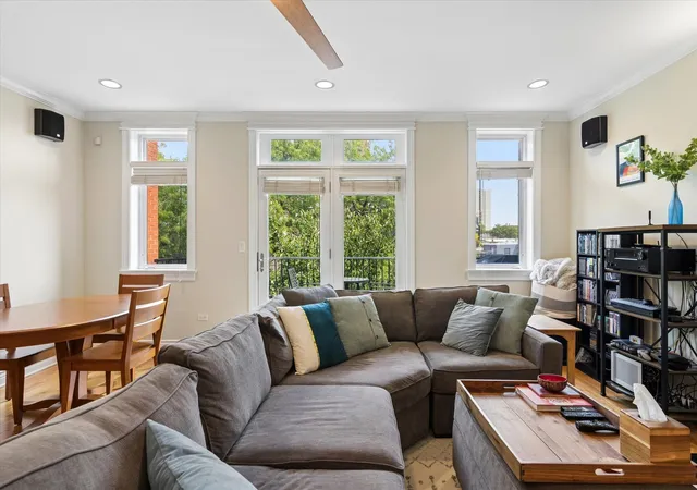 Photo 2 of Condo for sale at 5218 N Winthrop Ave #4S, Chicago, IL 60640 | MLS# 12757675 | Listing updated on 2026-09-24