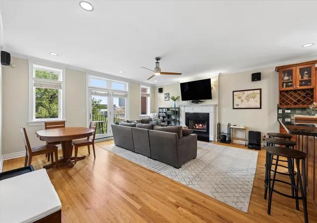 Photo 3 of Condo for sale at 5218 N Winthrop Ave #4S, Chicago, IL 60640 | MLS# 12757675 | Listing updated on 2026-09-24