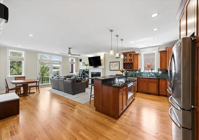 Photo 4 of Condo for sale at 5218 N Winthrop Ave #4S, Chicago, IL 60640 | MLS# 12757675 | Listing updated on 2026-09-24