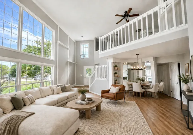 Photo 2 of Townhouse for sale at 4806 Turnberry Dr, Hoffman Estates, IL 60010 | MLS# 12757694 | Listing updated on 2026-09-24