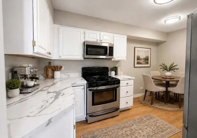 Photo 3 of Townhouse for sale at 4806 Turnberry Dr, Hoffman Estates, IL 60010 | MLS# 12757694 | Listing updated on 2026-09-24