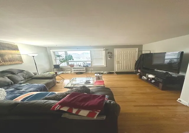 Listing Photo 4 - Condo for sale in building located at 4342 N Kedvale Ave, Chicago, IL 60641 - Unit #3C