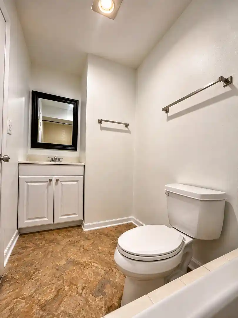 Listing Photo 16 - Condo for sale in 2208 Country Clb Dr located at 2208 Country Clb Dr, Woodridge, IL 60517 - Unit #26