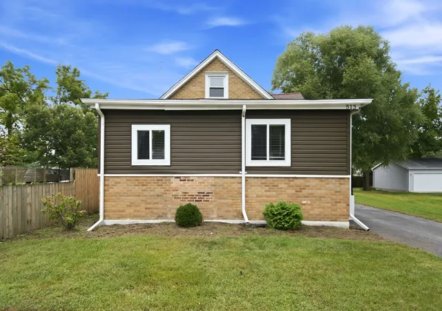 Photo 1 of Single family home for sale at 513 Morton Ave, Aurora, IL 60506 | MLS# 12757702 | Listing updated on 2026-09-22