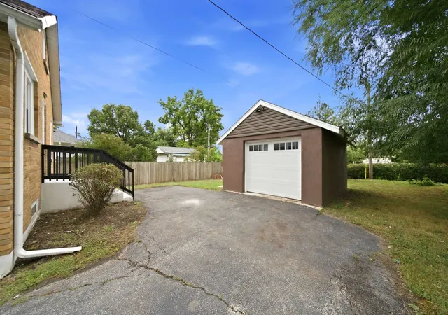 Photo 3 of Single family home for sale at 513 Morton Ave, Aurora, IL 60506 | MLS# 12757702 | Listing updated on 2026-09-22