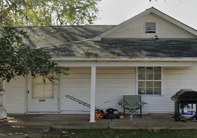 Photo 1 of Single family home for sale at 900 W South 1st St, Shelbyville, IL 62565 | MLS# 12757717 | Listing updated on 2026-10-20