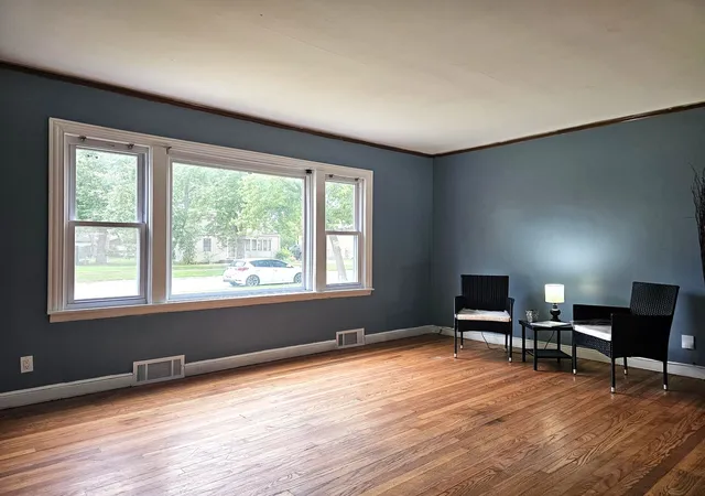 Photo 3 of Single family home for sale at 8006 Long Ave, Burbank, IL 60459 | MLS# 12757722 | Listing updated on 2026-09-21