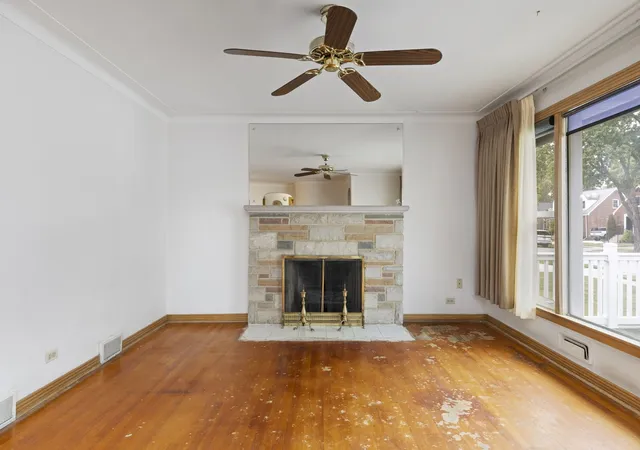 Photo 4 of Sale Pending at 9643 S Richmond Ave, Evergreen Park, IL 60805 | MLS# 12757724 | Listing updated on 2026-10-06