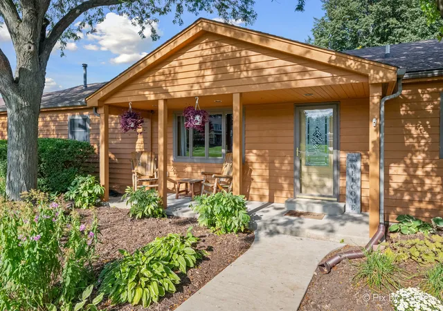Photo 2 of Single family home for sale at 2116 N Pebble Dr, Mc Henry, IL 60051 | MLS# 12757725 | Listing updated on 2026-09-12