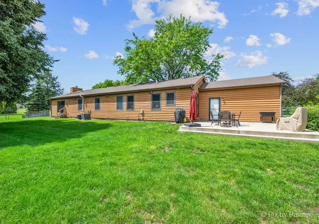 Photo 3 of Single family home for sale at 2116 N Pebble Dr, Mc Henry, IL 60051 | MLS# 12757725 | Listing updated on 2026-10-04