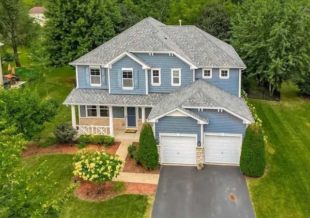 Photo 3 of Single family home for sale at 16332 Spring Crk Ln, Plainfield, IL 60586 | MLS# 12757732 | Listing updated on 2026-09-23
