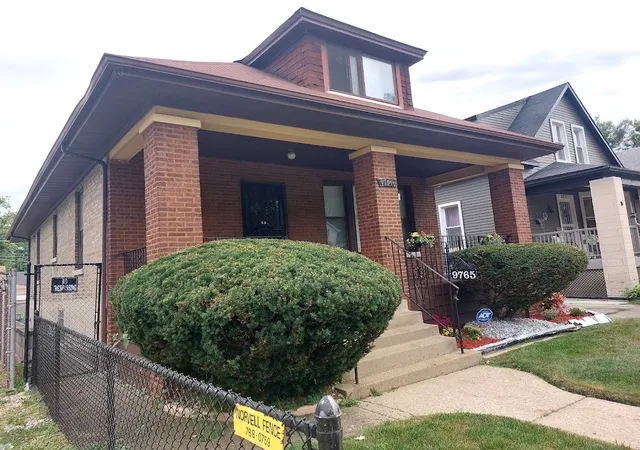 Photo 3 of Single family home for sale at 9765 S Winston Ave, Chicago, IL 60643 | MLS# 12757735 | Listing updated on 2026-10-07