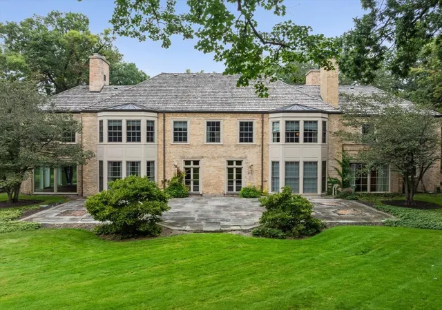 Photo 4 of Single family home for sale at 1418 Waverly Rd, Highland Park, IL 60035 | MLS# 12757737 | Listing updated on 2026-09-12
