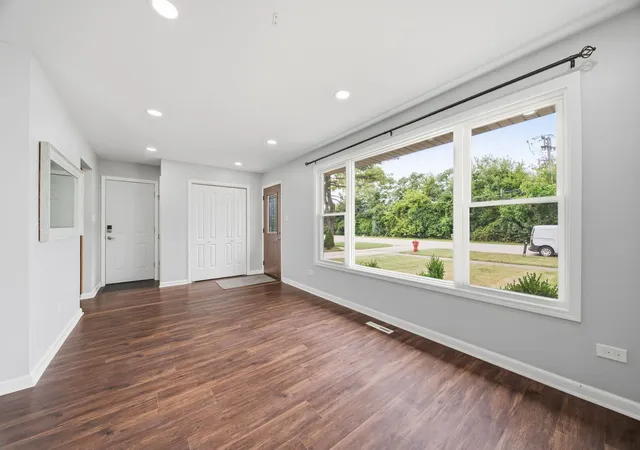 Photo 3 of Single family home for sale at 11529 S Laramie Ave, Alsip, IL 60803 | MLS# 12757739 | Listing updated on 2026-09-13