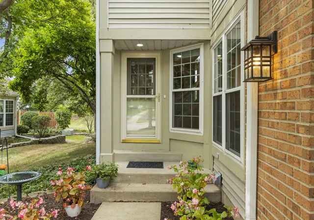 Photo 1 of Townhouse for sale at 320 Cimarron Rd E, Lombard, IL 60148 | MLS# 12757740 | Listing updated on 2026-09-23