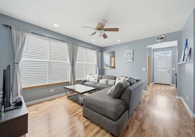 Photo 3 of Single family home for sale at 2153 Union Ml Dr, Aurora, IL 60503 | MLS# 12757744 | Listing updated on 2026-10-07