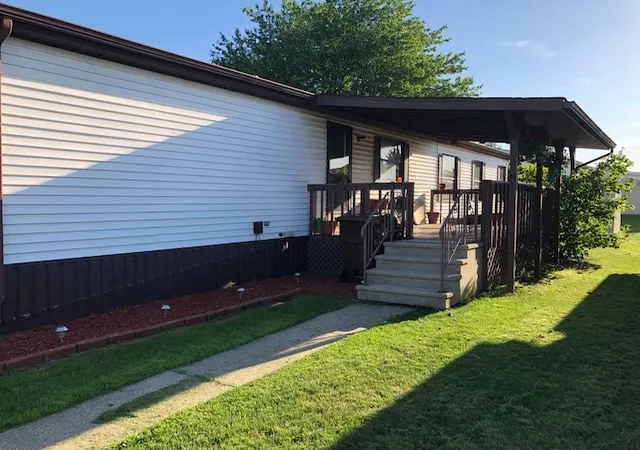 Photo 2 of Sale Pending at 712 Huntsbridge Rd, Matteson, IL 60443 | MLS# 12757749 | Listing updated on 2026-10-06