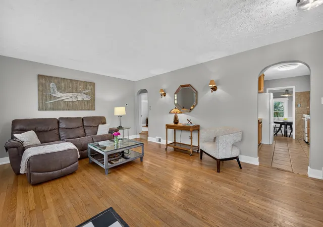 Photo 4 of Single family home for sale at 510 Grove St, Wood Dale, IL 60191 | MLS# 12757751 | Listing updated on 2026-09-24