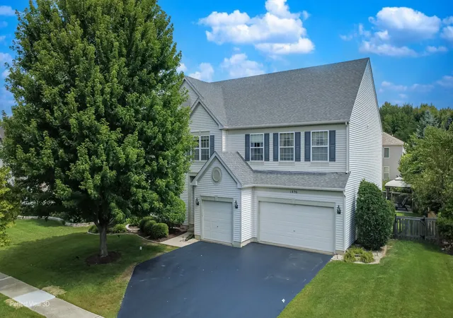 Photo 1 of Single family home for sale at 1896 Applewood Dr, Wauconda, IL 60084 | MLS# 12757754 | Listing updated on 2026-10-08