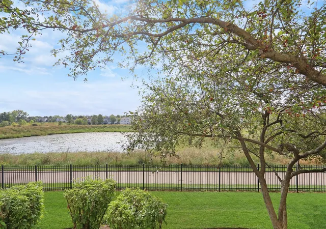 Photo 4 of Townhouse for sale at 2833 Waterfront Ave, Algonquin, IL 60102 | MLS# 12757756 | Listing updated on 2026-09-12