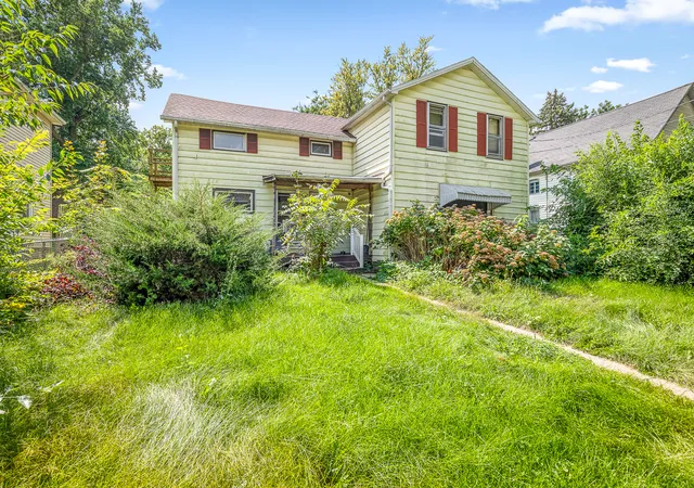 Photo 1 of Single family home for sale at 521 E Pleasant St, Freeport, IL 61032 | MLS# 12757762 | Listing updated on 2026-09-12