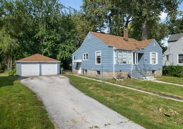 Photo 3 of Single family home for sale at 16962 Page Ave, Hazel Crest, IL 60429 | MLS# 12757763 | Listing updated on 2026-09-21