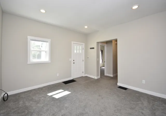 Photo 4 of Single family home for sale at 406 E Willow St, Normal, IL 61761 | MLS# 12757782 | Listing updated on 2026-10-27