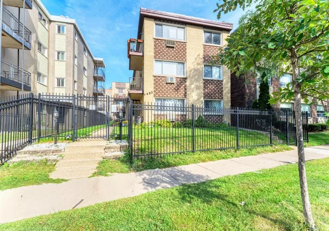 Photo 1 of Condo for sale at 7453 N Sheridan Rd #3B, Chicago, IL 60626 | MLS# 12757807 | Listing updated on 2026-09-18