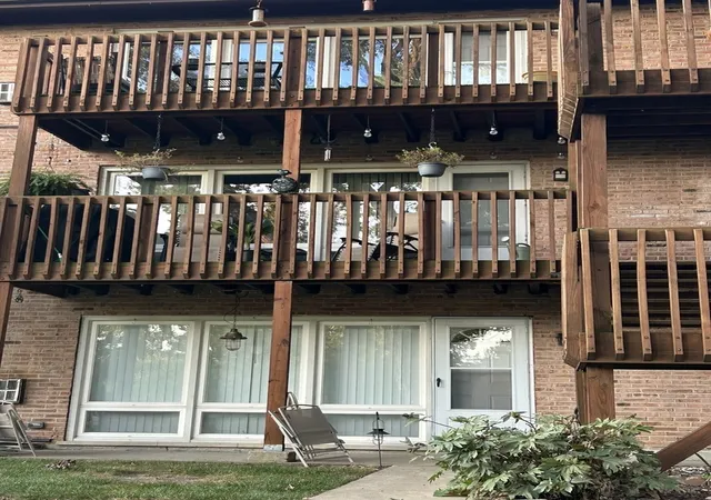 Photo 2 of Condo for sale at 2209 Arbor Cir #25, Downers Grove, IL 60515 | MLS# 12757816 | Listing updated on 2026-09-18