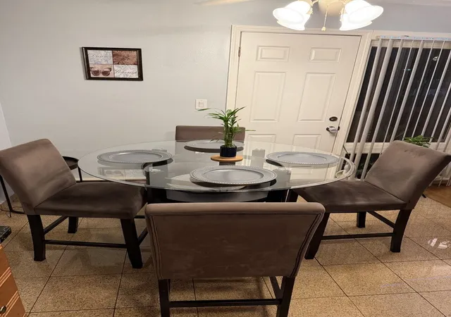 Listing Photo 5 - Condo for sale in building located at 2209 Arbor Cir, Downers Grove, IL 60515 - Unit #25