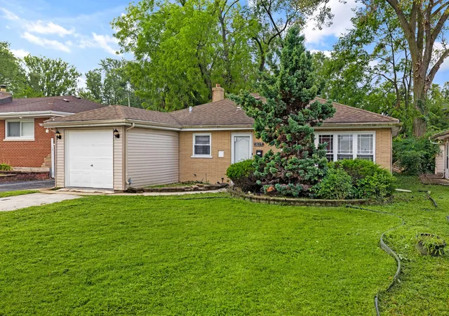Photo 3 of Single family home for sale at 3119 173rd Street, Hazel Crest, IL 60429 | MLS# 12757820 | Listing updated on 2026-10-01