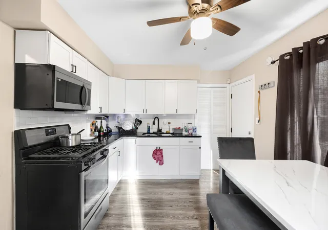 Photo 4 of Single family home for sale at 3614 Wheelwood Ct, Hazel Crest, IL 60429 | MLS# 12757825 | Listing updated on 2026-09-21