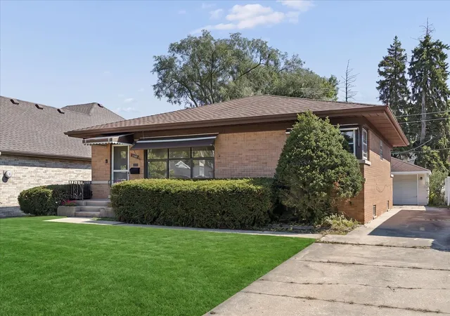 Photo 2 of Single family home for sale at 2109 Norfolk Ave, Westchester, IL 60154 | MLS# 12757830 | Listing updated on 2026-09-13