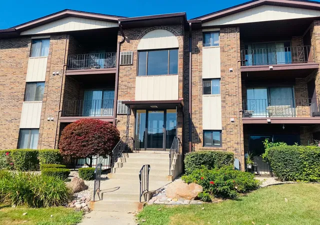 Condo for sale at 13933 Laramie Ave #217, Crestwood, IL 60418 | MLS# 12757836