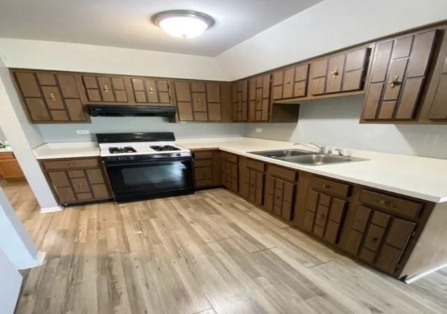 Photo 3 of Condo for sale at 5739 129th Street #1B, Crestwood, IL 60418 | MLS# 12757841 | Listing updated on 2026-09-18