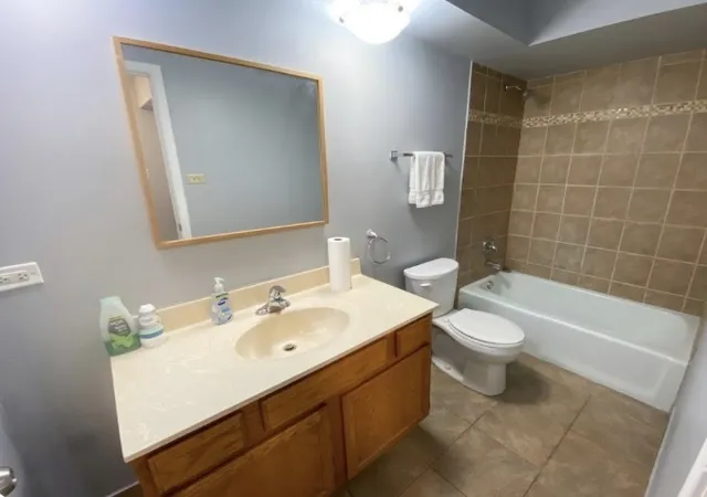 Listing Photo 4 - Condo for sale in building located at 5739 129Th St, Crestwood, IL 60418 - Unit #1B